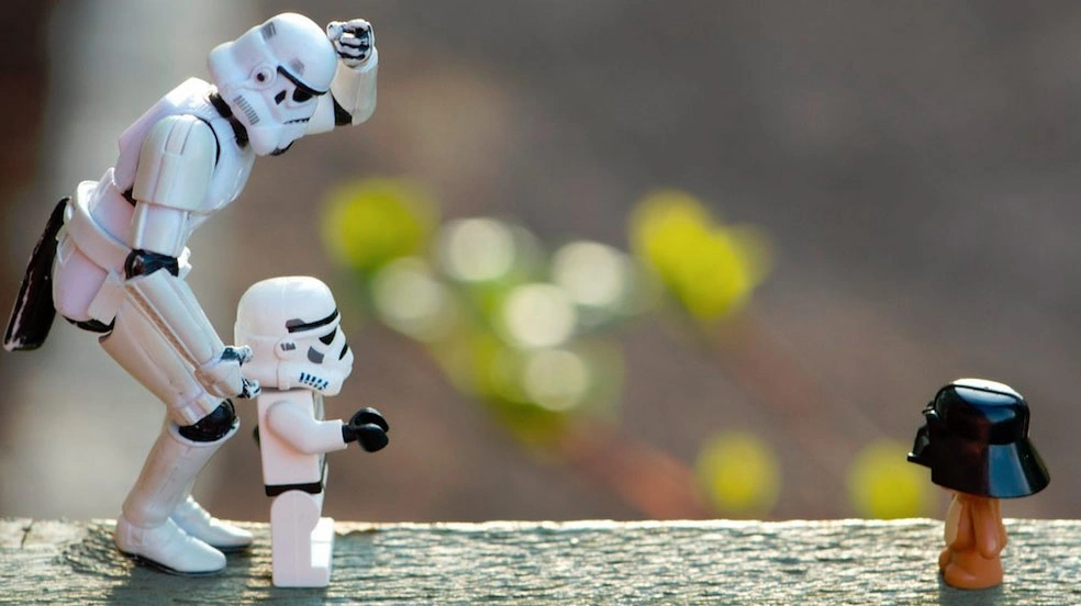 LEGO штурмовик учит сына боксировать